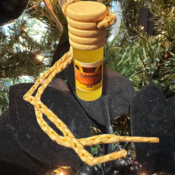 Car Hanging Diffusr - Stylish Hanging Scent Dispenser for Your Ride - Picture 1 of 1